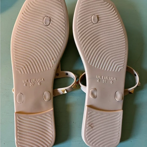 Carolina Bay Nude studded Sandals with rhinestones - Picture 4 of 4